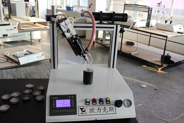 球泡燈圓形點膠機.JPG 球泡燈圓形點膠機.JPG