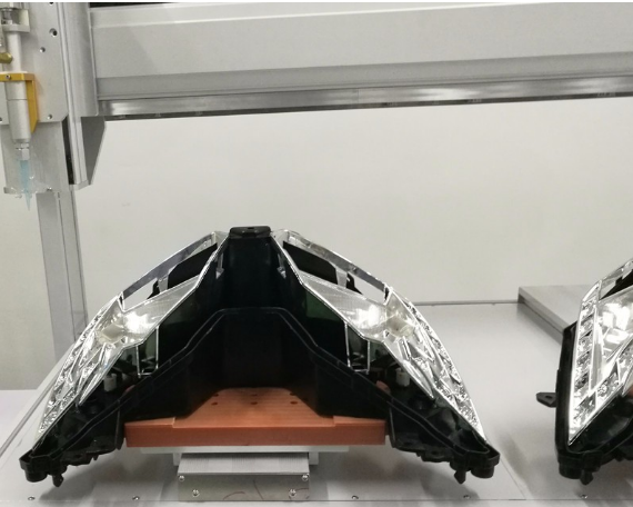 汽車燈點(diǎn)膠機(jī) 汽車燈點(diǎn)膠機(jī)