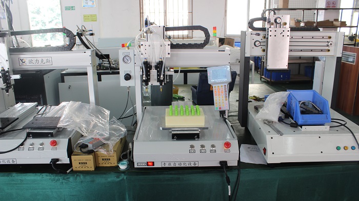 自動點膠機(jī) 自動點膠機(jī)