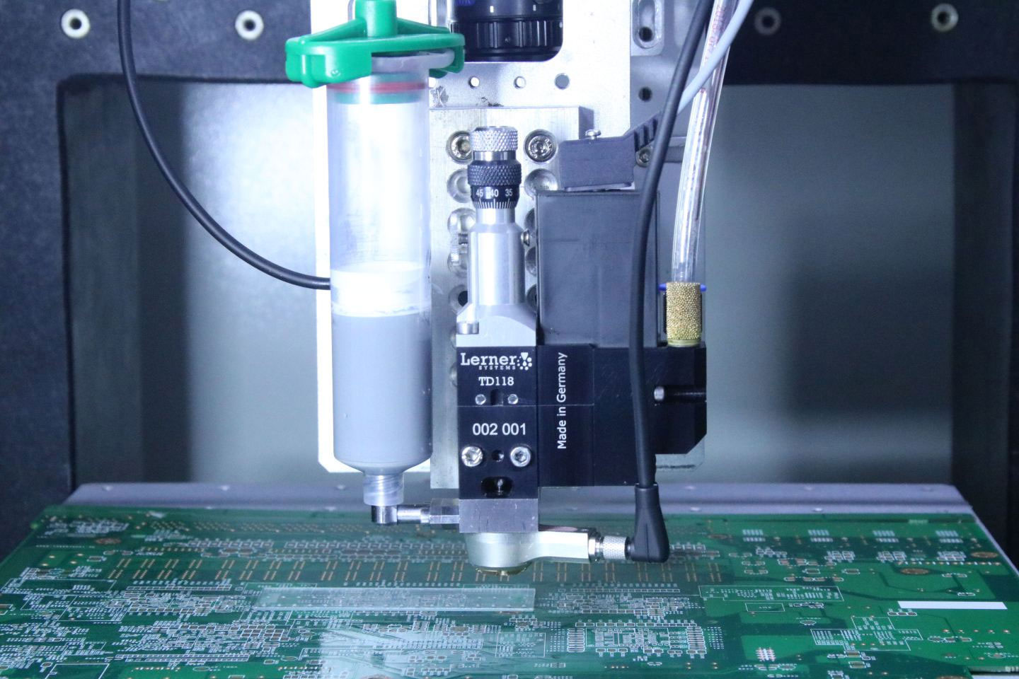 錫膏<a href='http://m.haojianlou.cn/' class='keys' title='點擊查看關(guān)于點膠機的相關(guān)信息' target='_blank'>點膠機</a>